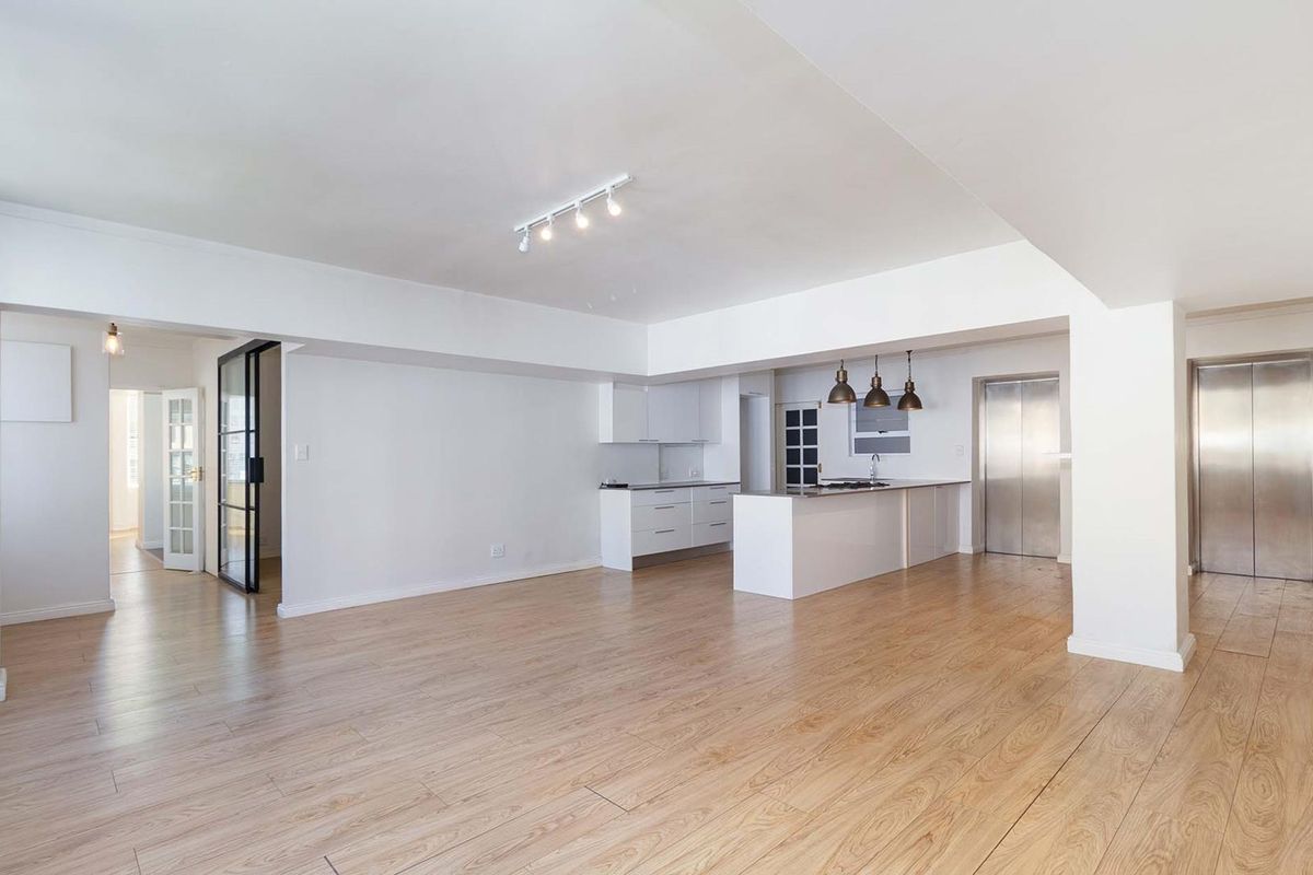 Spacious and convenient city living in central Cape Town - Photo 5