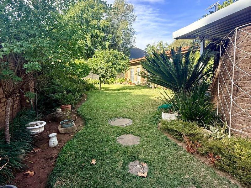 Beautiful 3 Bedroom Townhouse for sale in vryheid - Photo 5