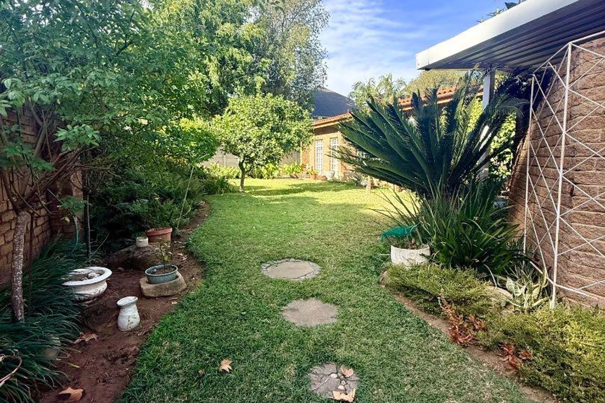 Beautiful 3 Bedroom Townhouse for sale in vryheid - Photo 5