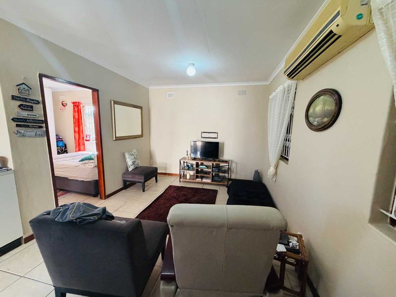 Hendra - Garden Cottage in Glen Hills - Photo 3