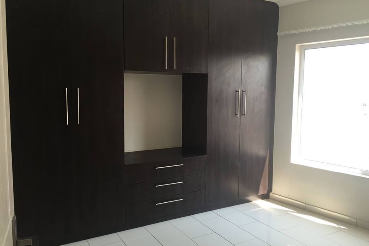 SOUGHT-AFTER, UPMARKET COMPLEX IN KLEINE KUPPE "IMOLA"!! - Photo 3