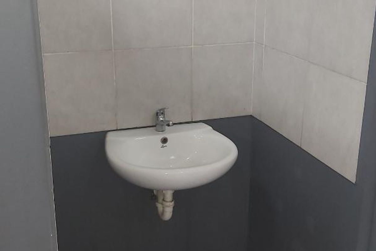 Warehouse/workshop/ storage unit to let in Fairview. - Photo 4