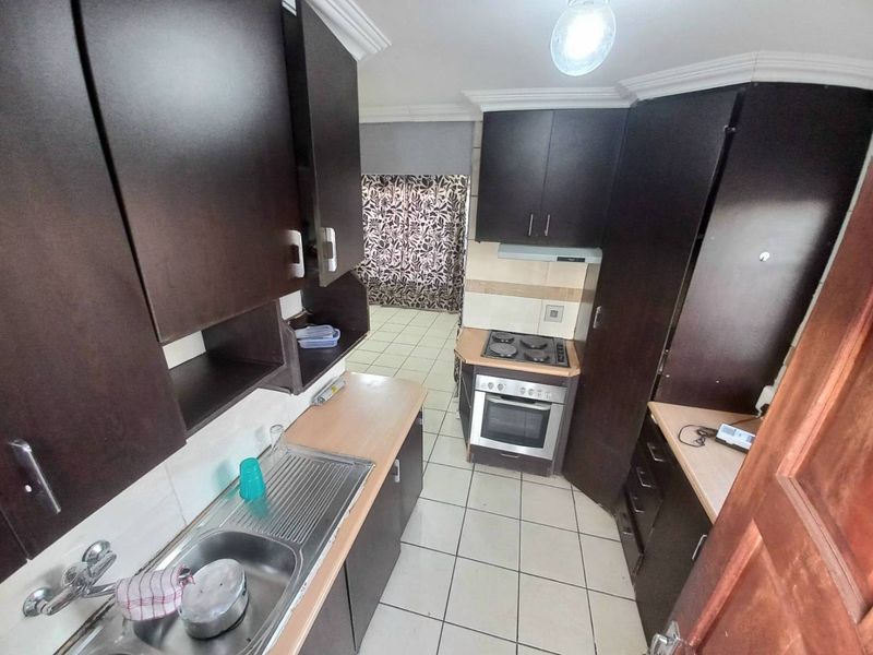 Two bedroom house for sale in Atteridgeville - Photo 9