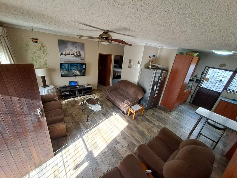 Discover Your Dream Home in Escombe! - Photo 4