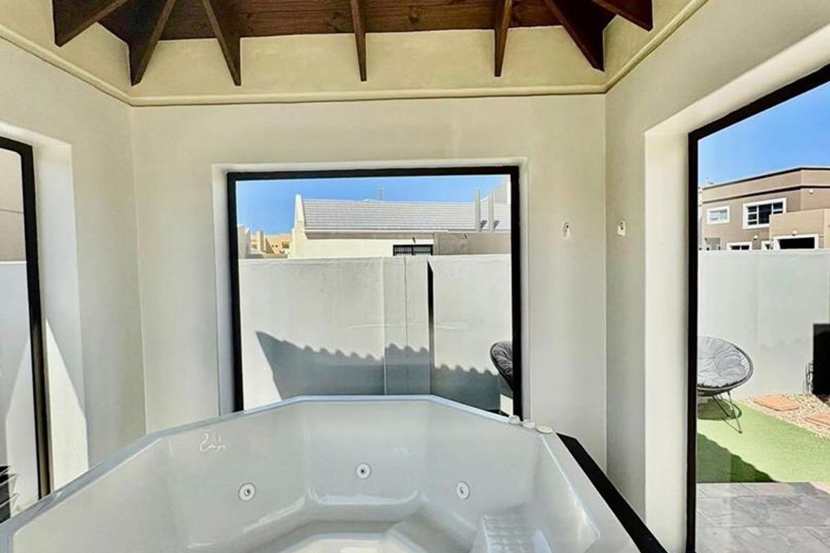 LONG BEACH FAMILY HOME | FOR SALE! - Photo 5