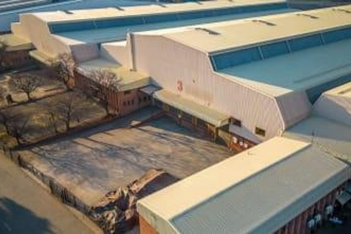 7 242m2 Alrode Warehouse To Let - Photo 2