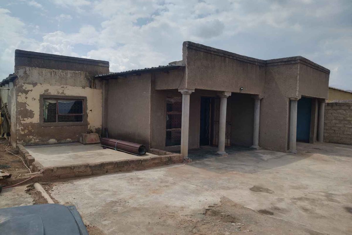3 bedrooms house for sale in Soshanguve X - Photo 2