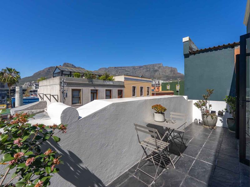 Newly Renovated 4-Bedroom Home in the Heart of Historic Bo-Kaap – All En-Suite with Private Courtyard - Photo 5