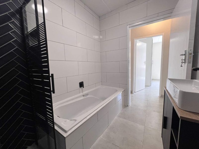 Renovated , Sunny, Private and Spacious Townhouse. - Photo 9