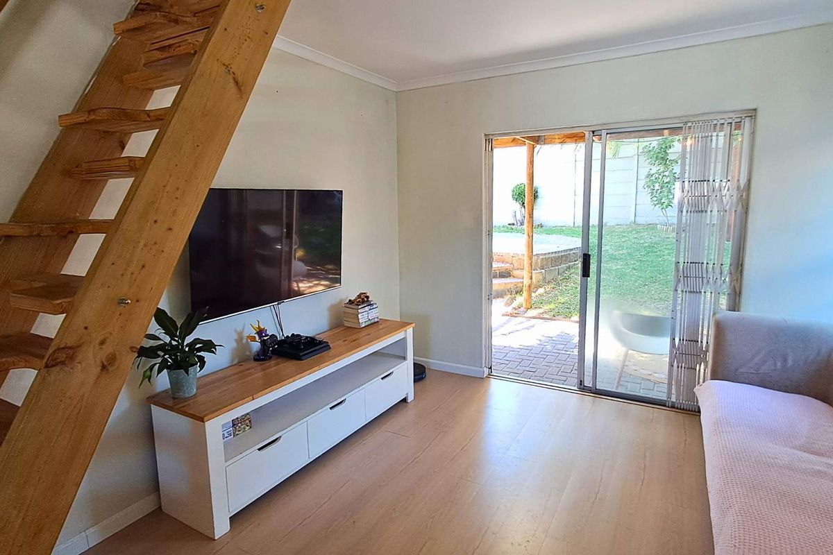 Neat 3 Bedroom Home With Pool in Brackenfell - Photo 5