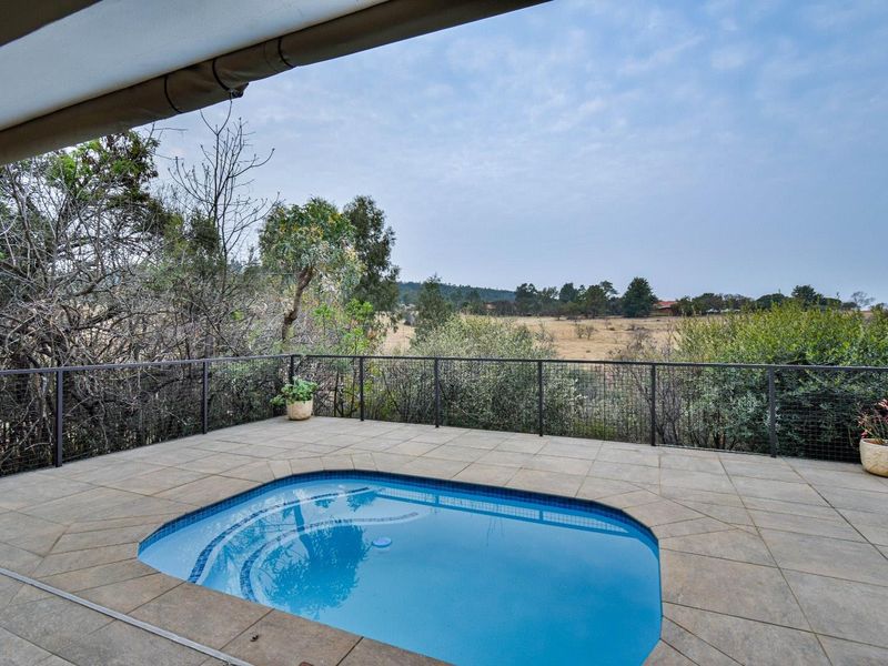 Unique and Bespoke Home with uninterrupted views. - Photo 5