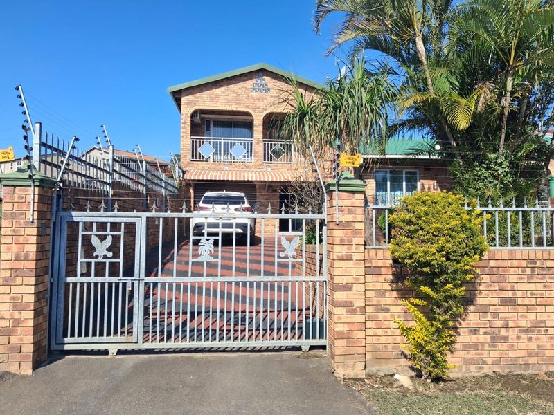 Spacious 4-Bedroom Duplex for Sale – Ideal for Families or Investment! - Photo 2