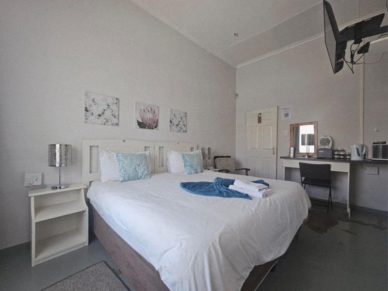 **Luxury 4-Star Guesthouse for Sale: A Prime Investment Opportunity** - Photo 2