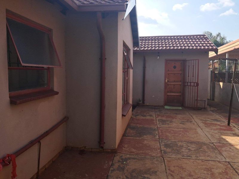 3 Bedroom House to Rent in Ga-Rankuwa Unit 17 - Photo 7