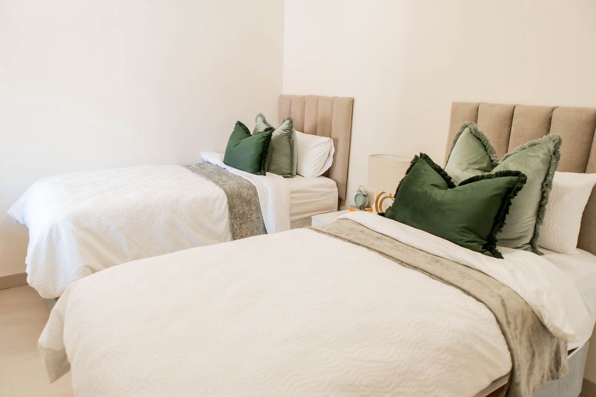 Modern Fully Furnished 2-Bedroom Apartment To Let - Photo 4