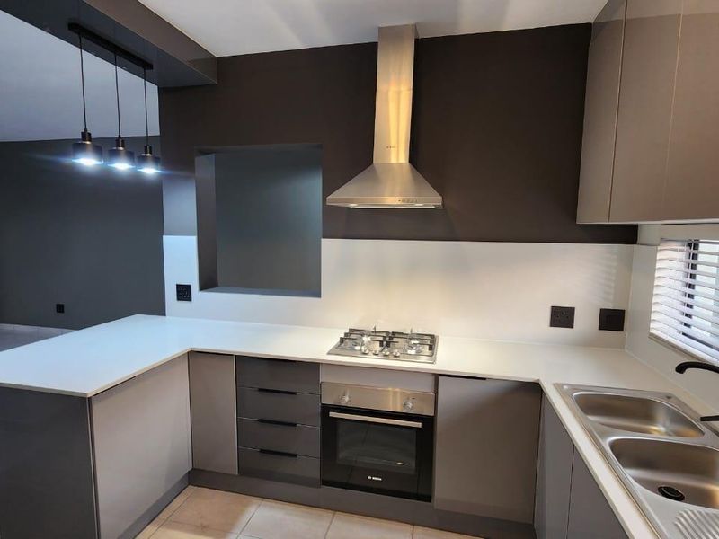 Catch it if you can ! – Stunning 3-Bedroom Townhouse to rent in Waterval East, Rustenburg - Photo 8