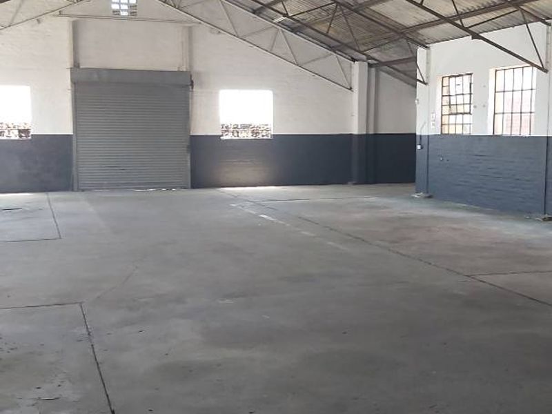 Prime warehouse/manufacturing facility to let in Sidwell - Photo 9