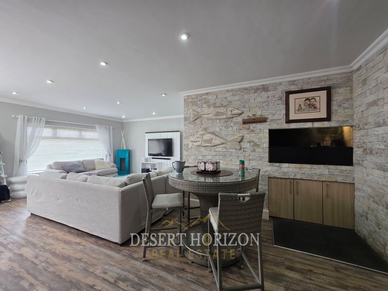 Swakopmund, Ocean View | Modern 4 Bedroom Home Including Furniture - Photo 4