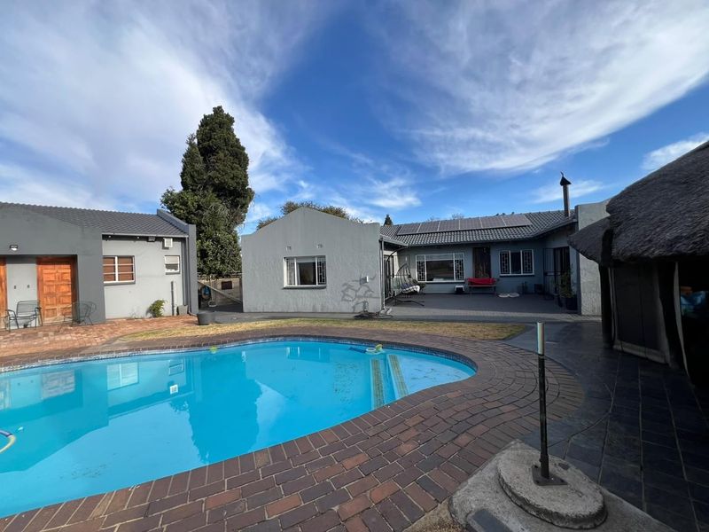 The Ultimate House Hack: Luxury 4-Bed Home + R18,000 Net Monthly Income! - Photo 9