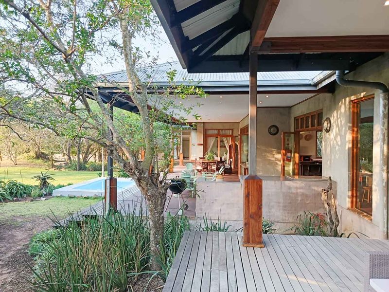 An Extraordinary 20-Hectare Private Bush Estate | 6 Bedrooms | Two Luxury Homes | Kuleni Game Reserve - Photo 2