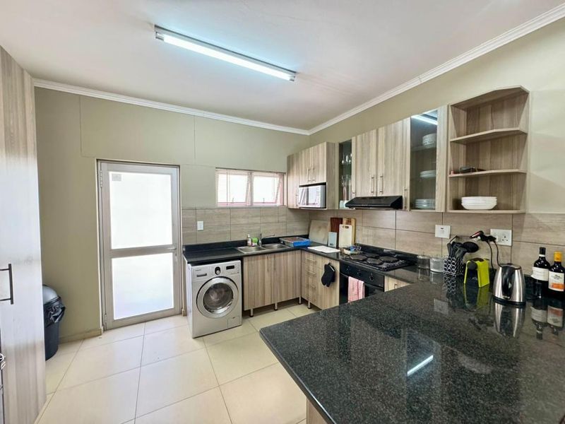 2 Bedroom Apartment for sale in Elisenheim - Photo 2