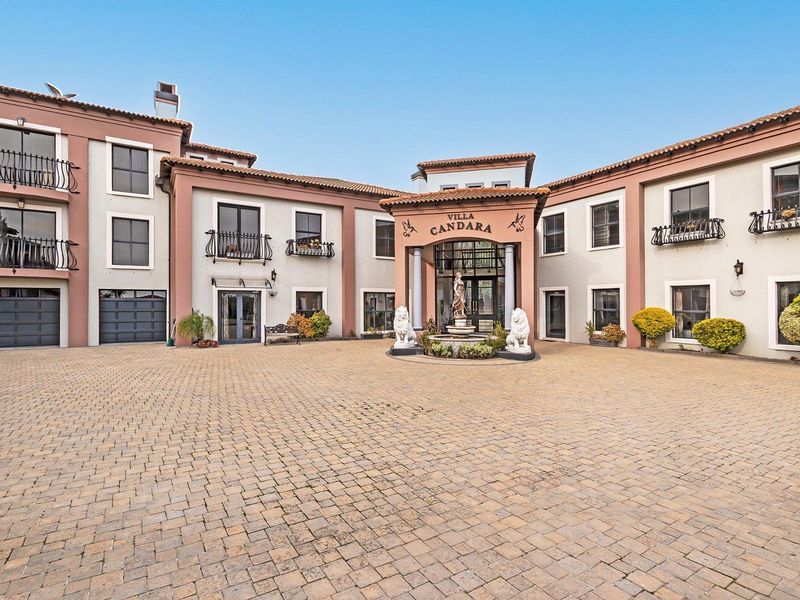 Discover the Ultimate in Exclusive Luxury and Privacy: Majestic Tuscan Mansion with Panoramic Views - Photo 3