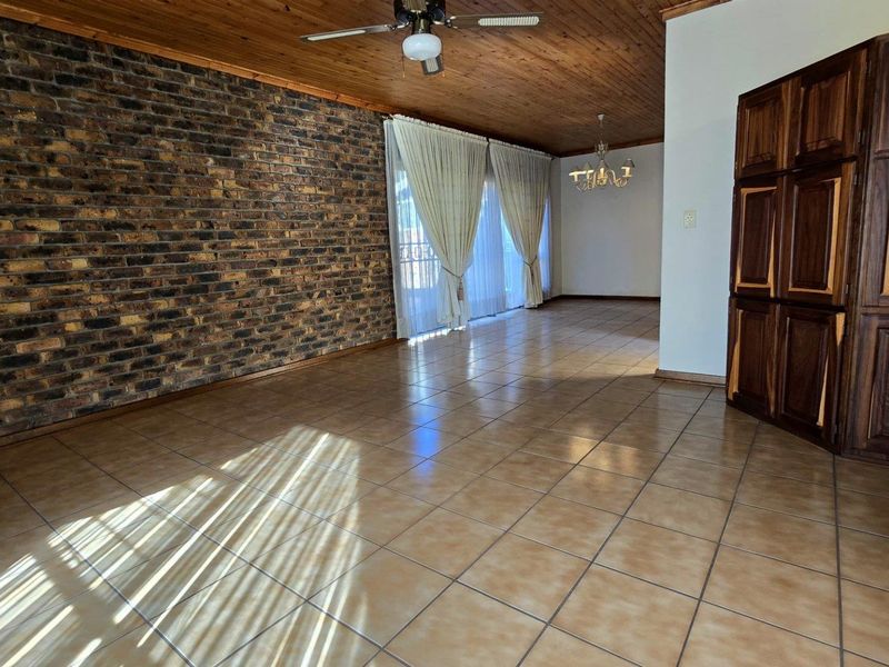 2 Bedroom Townhouse for sale in Brackenhurst - Photo 5