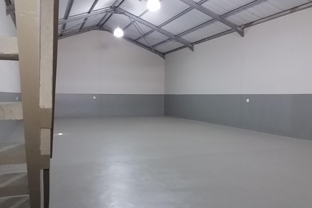 Warehouse Complex - Photo 4