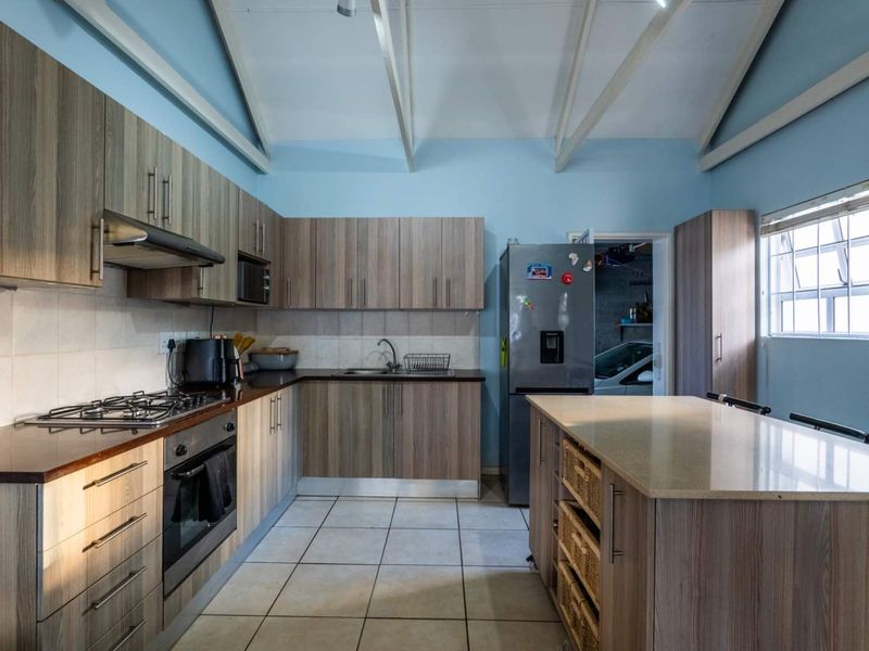 2 Bedroom Townhouse - Photo 6