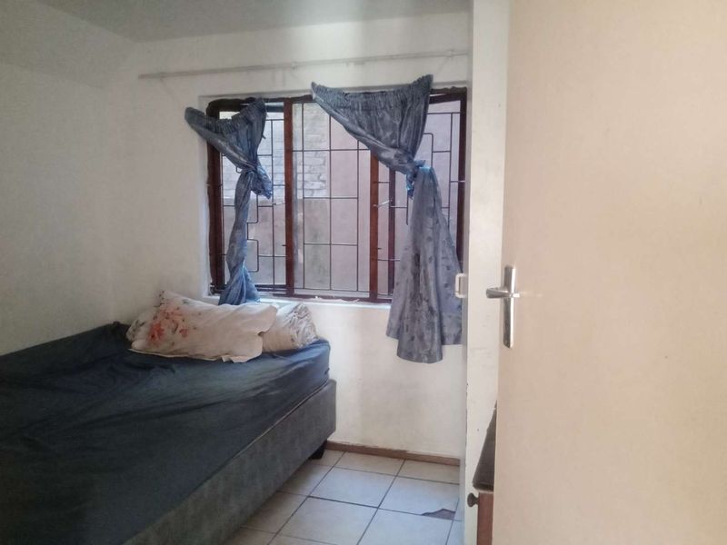 2 Bedroom In Morningside - Photo 3