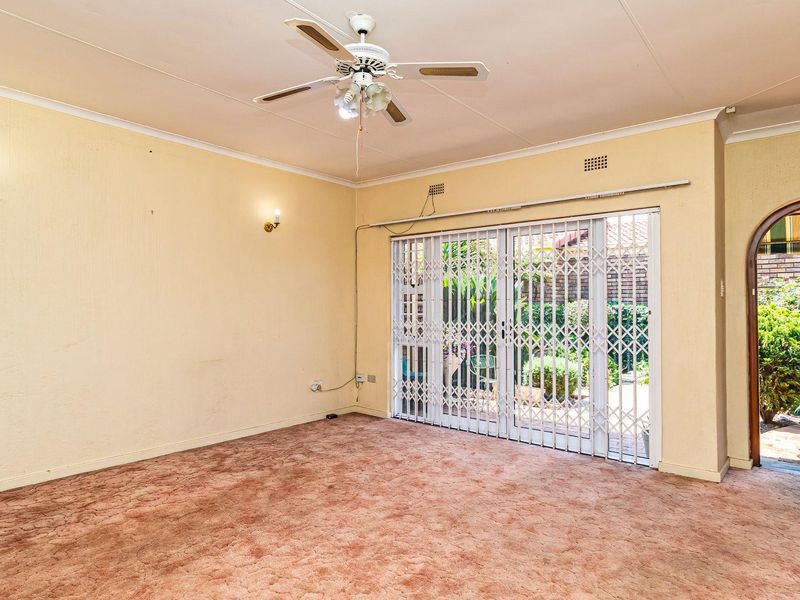 Simplex Serenity: Your Ideal Blend of Comfort & Convenience! - Photo 6