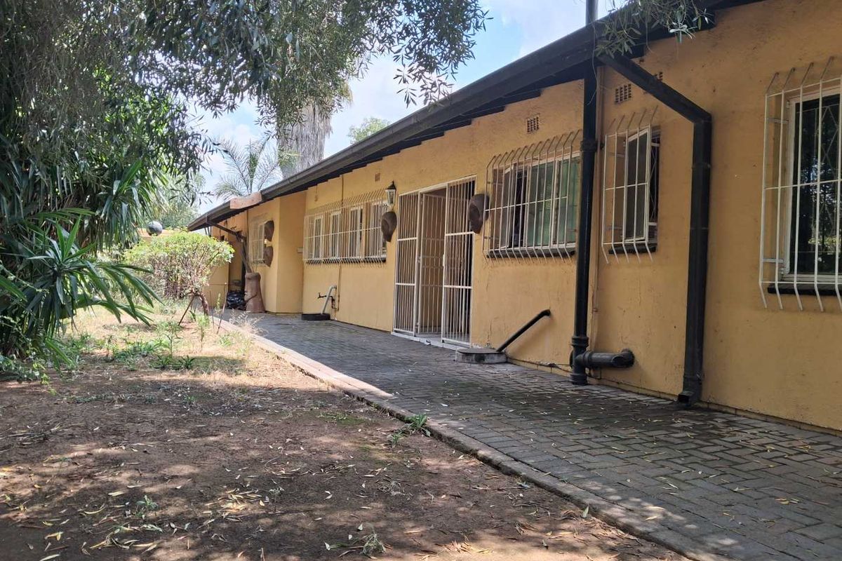 3 Bedroom House For Sale in Vanderbijlpark SW1 - Photo 2