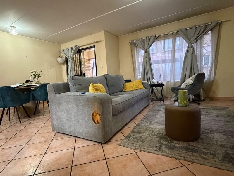 Modern 3-Bedroom Ground Floor Apartment in Secure Complex - Photo 9