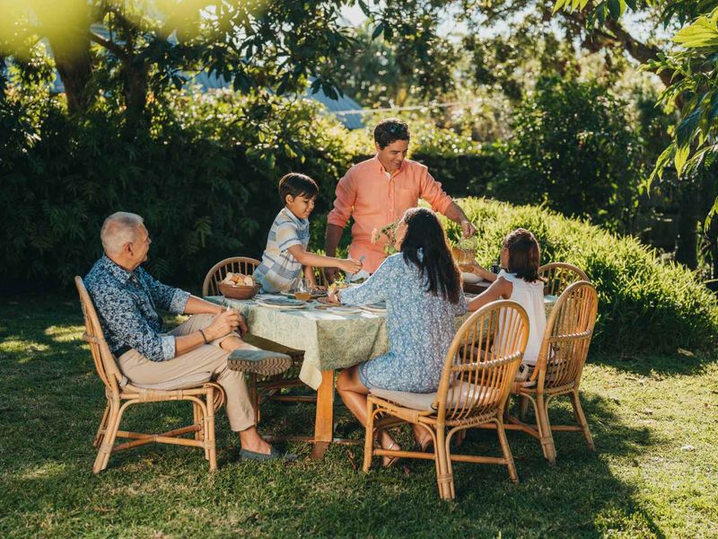 Villa Merea : Tropical Minimalist Living in a Preserved Sanctuary - Photo 7