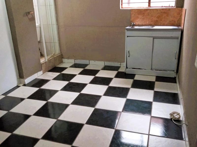 14-Room Investment Property – Affordable Letting Opportunity - Photo 7