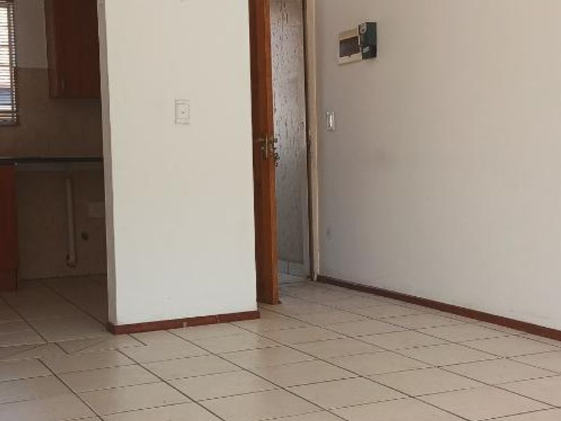 2 bedroom home for sale - Photo 10