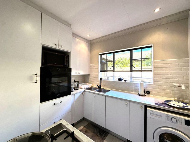 2 Bedroom Townhouse With A Private Garden - Photo 7