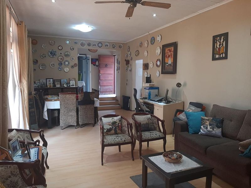 Spacious Family Home with Income-generating Cottages in Lombardy East - Photo 3