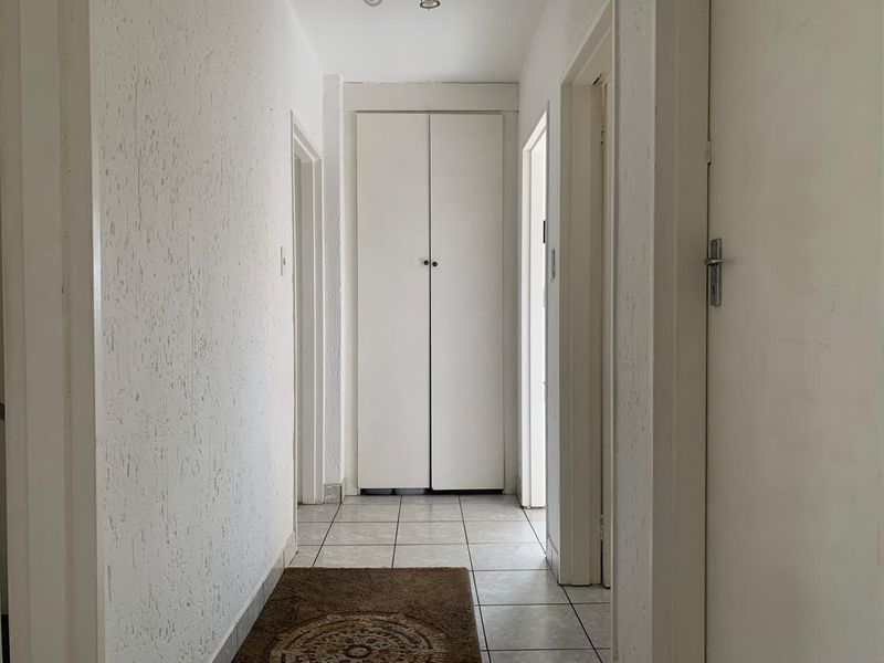 Perfect Blend of Style, Comfort, & Convenience - Photo 9