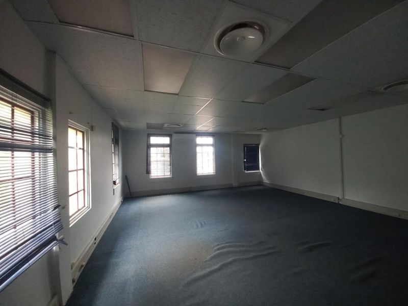 Professional Yet Engaging - Photo 2