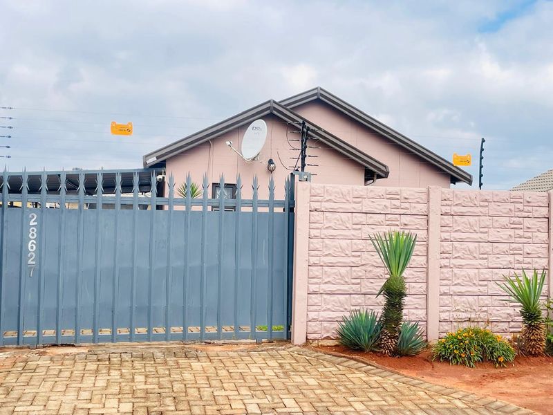Imagine Coming Home To This Gorgeous 3 Bedroom Home in Protea Glen EXT 34!! - Photo 3