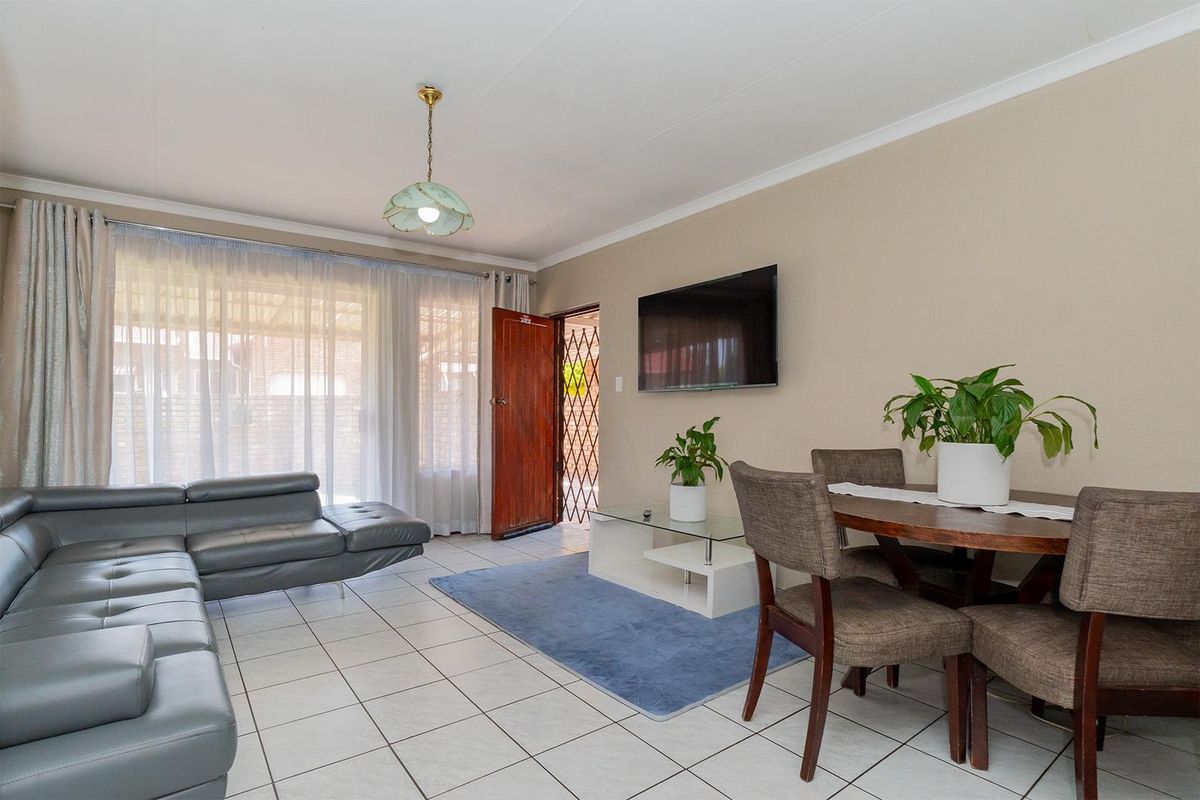 Modern 3-Bedroom Townhouse to Rent in Birchleigh – Prime Location Near Birchmed Day Clinic - Photo 4