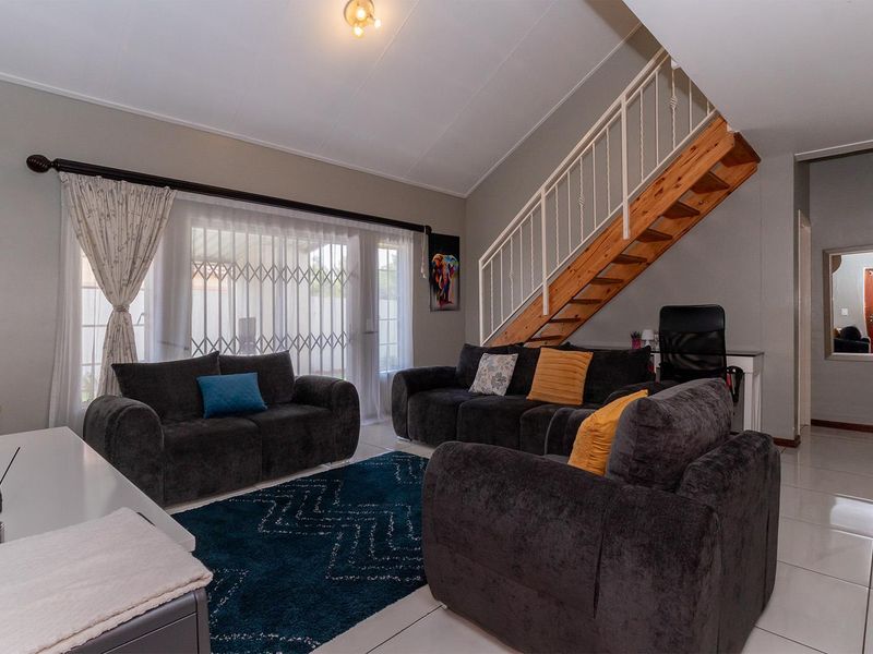 Secure Free-Standing 3 Bedroom Home in Sought-After Estate Terenure - Photo 3