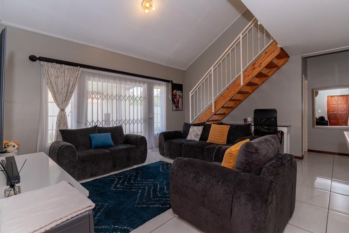 Secure Free-Standing 3 Bedroom Home in Sought-After Estate Terenure - Photo 3