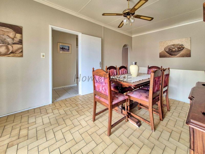 Hermes, Walvis Bay:  3 Bedroom home situated in a visible area, opposite businesses - Photo 7