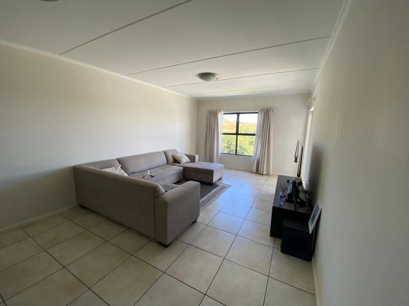 2 Bedroom Apartment for Sale - Photo 4