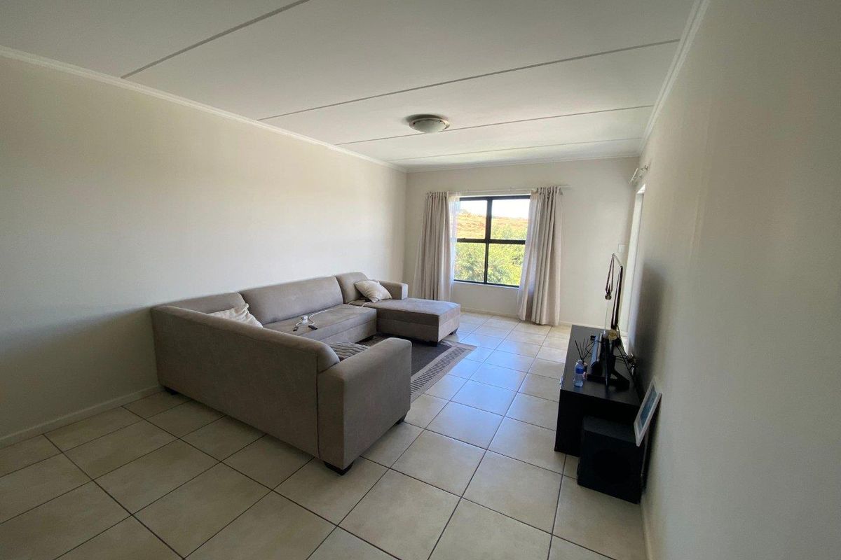 2 Bedroom Apartment for Sale - Photo 4