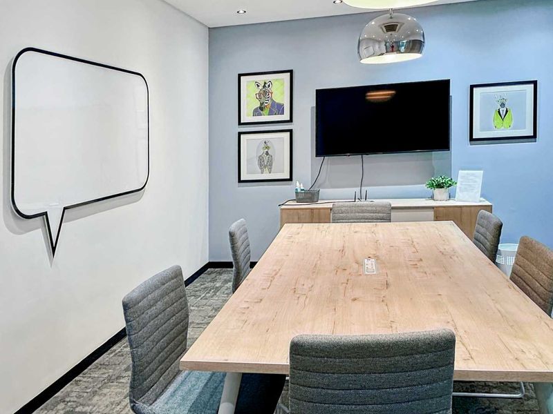 24/7 access to designer office space for 4 persons in Spaces Byls Bridge - Photo 6
