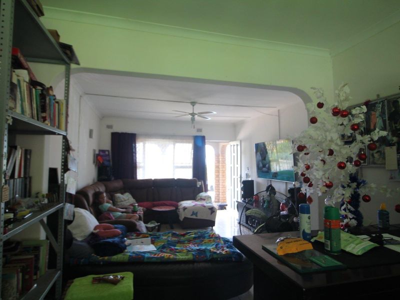 Newly Renovated 4 Bedroom House for Rent - Photo 5