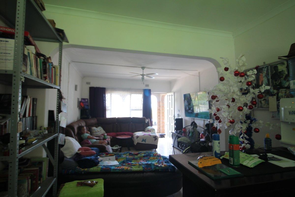 Newly Renovated 4 Bedroom House for Rent - Photo 5